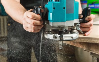 Máy Phay Gỗ Cầm Tay và Những Quy Tắc An Toàn Khi Sử Dụng