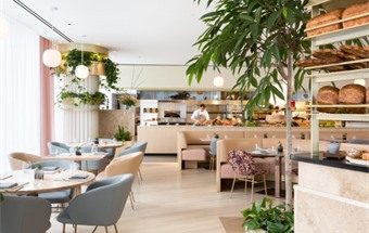 Thiết kế nội thất nhà hàng bánh ngọt kết hợp quán café tại Sài Gòn