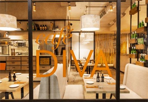 Thiết kế nội thất quán cafe đẹp theo phong cách Châu Âu tại Nguyên Hồng